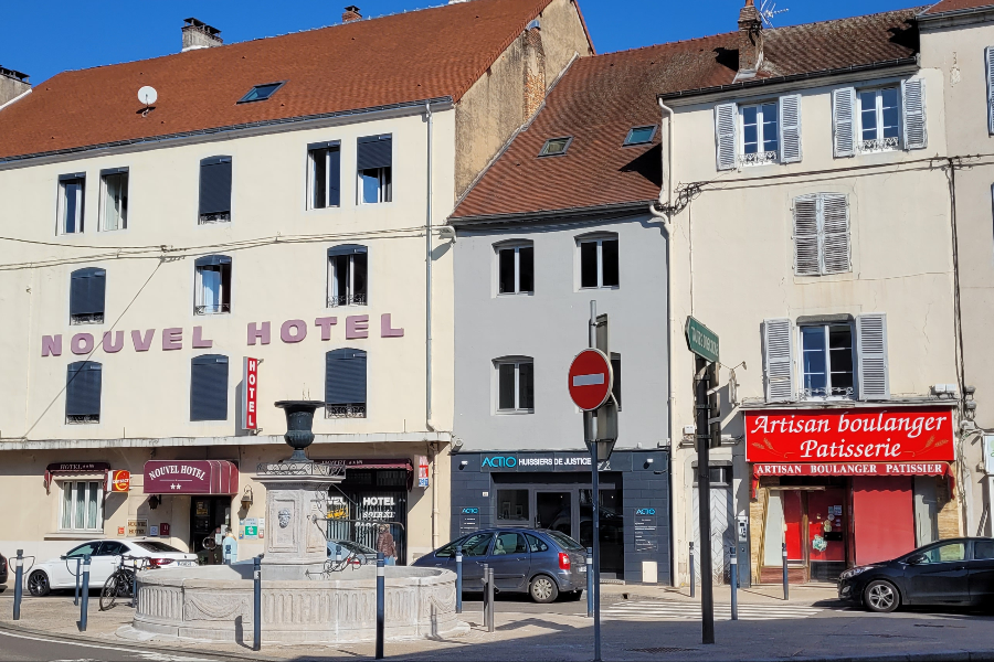 Coté rue