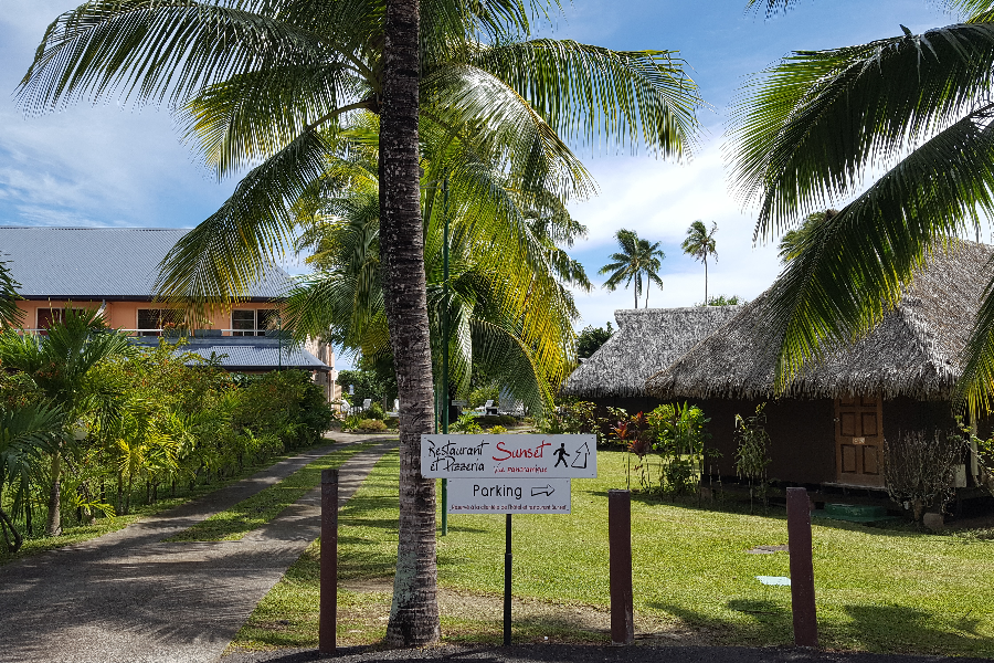 Entrée de l'hôtel Hibiscus - ©copyright