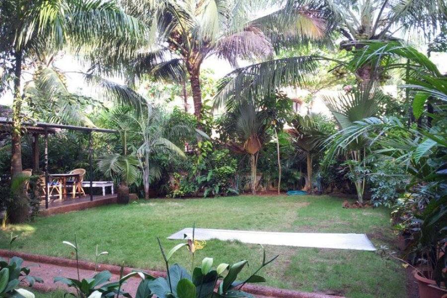 BOUGAINVILLEA GUESTHOUSE