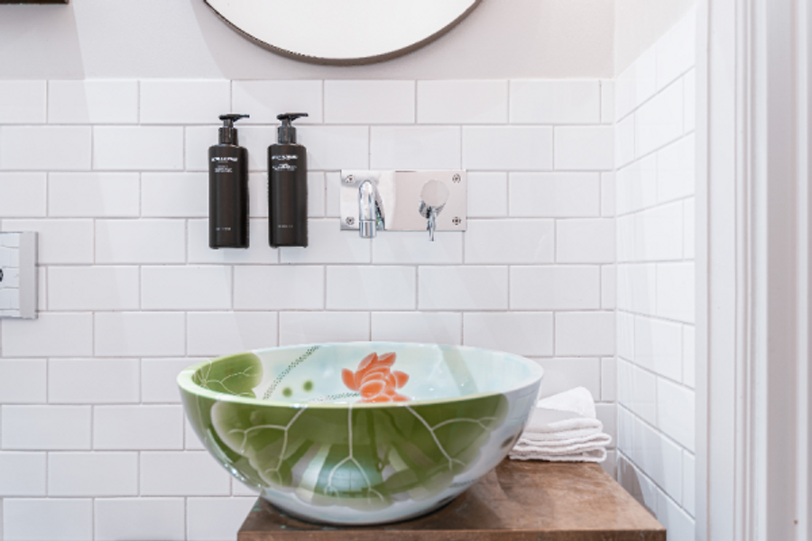 Beautiful bathroom sink and amenities - ©Story Hotel Riddargatan AB