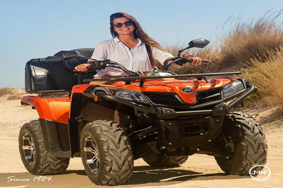 Louez une voiture ou un quad à Naxos et profitez pleinement de votre séjour à Naxos, Grèce - ©Motonaxos