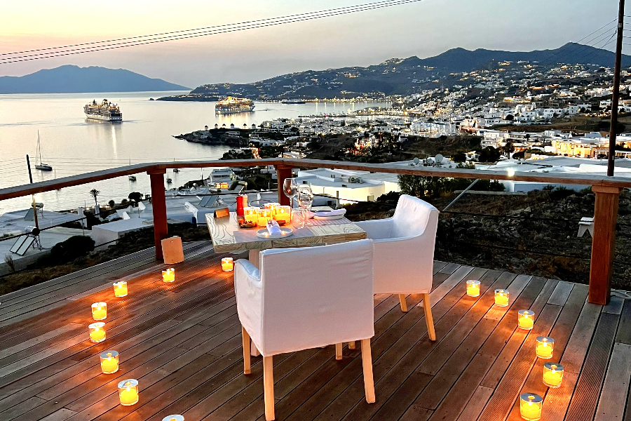 Romantic diner at Barbarossa - ©Tharroe of Mykonos