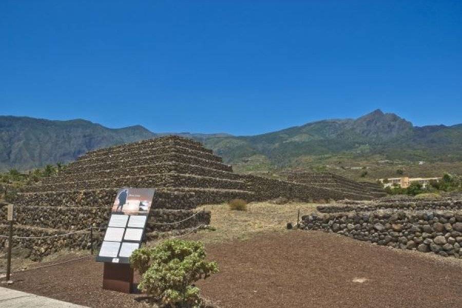 PARC ETHNOGRAPHIQUE ET JARDIN BOTANIQUE - PYRAMIDES DE GÜÍMAR Site naturel (avec horaires et-ou payant) Güimar photo n° 30846 - ©PARC ETHNOGRAPHIQUE ET JARDIN BOTANIQUE - PYRAMIDES DE GÜÍMAR