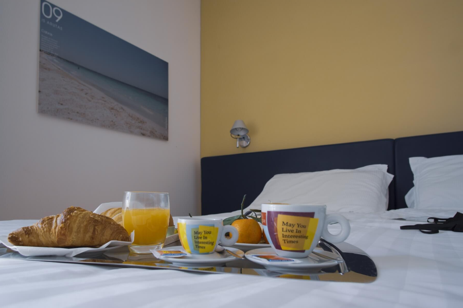 Hotel Mistral 2, chambre double avec petit déjeuner - ©Hotel Mistral 2