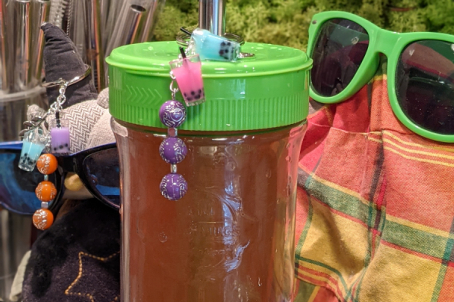 Bubble tea dans son mug avec des perles de tapioca maison - ©copyright tea and bubbles 2023