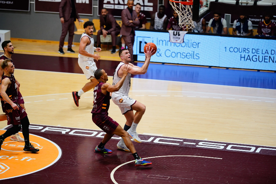  - ©ORLÉANS LOIRET BASKET