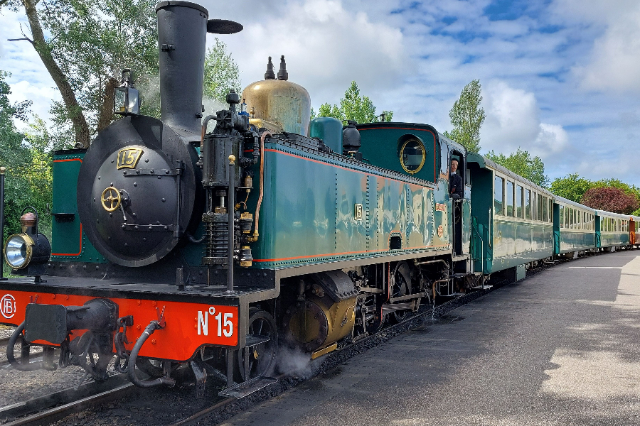Locomotive Haine Saint Pierre en gare du Crotoy - ©P Rimbert