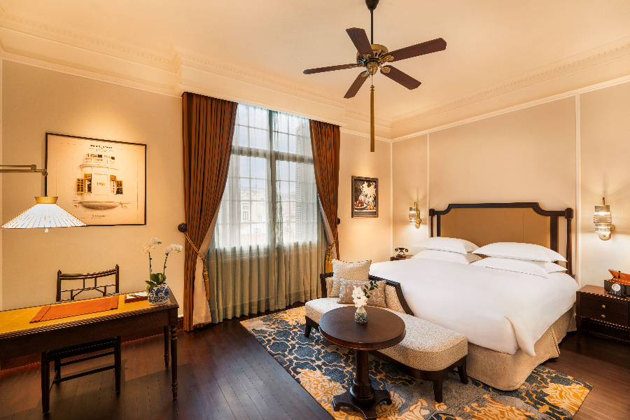 Grand Luxury Bedroom - ©Sofitel Legend Métropole Hanoi