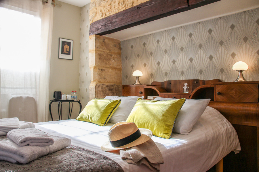 Chambre Les Milandes avec climatisation, piscine et spa en Dordogne Périgord noir - ©SAS BORIES B.B