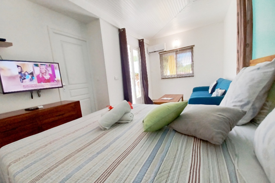 VUE DE LA CHAMBRE DE LA SUITE JUNIOR TURQUOISE