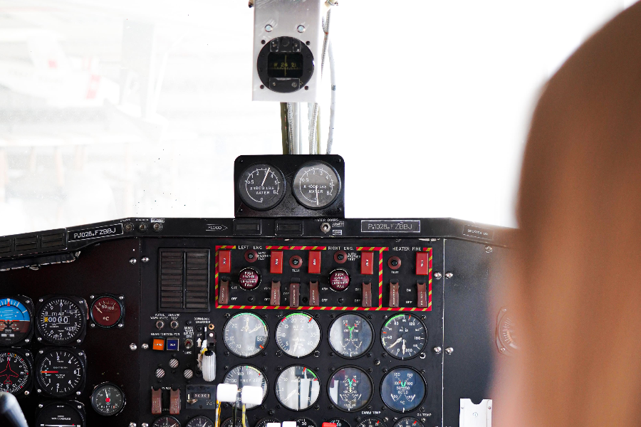 Cockpit du Canadair CL-215 - ©Musée de l'Hydraviation, Ville de Biscarrosse