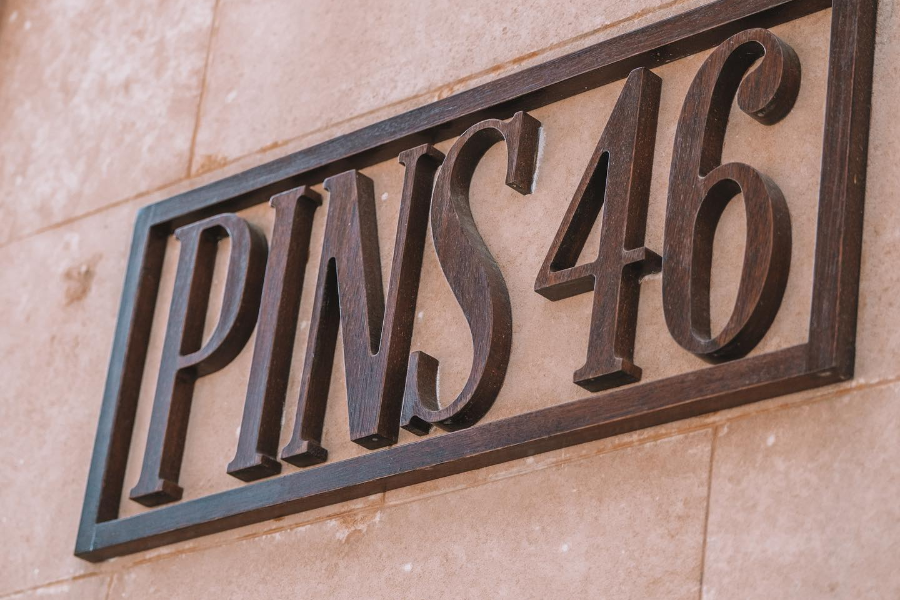 Pins 46 - ©Pins 46
