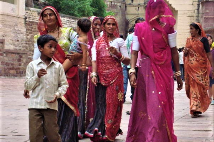 Robes colorées des femmes Rajasthan IndePhoto - ©Photo Shivalik Holidays