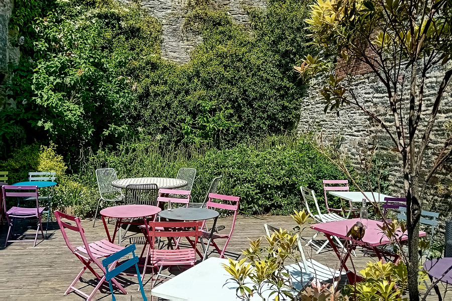 APPLE GARDEN CAFÉ