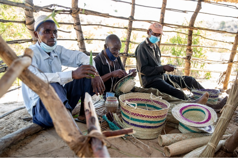 Take on a beading lesson. Understand how the community life is made sustainable economically through this and improving livelihoods - ©Yes