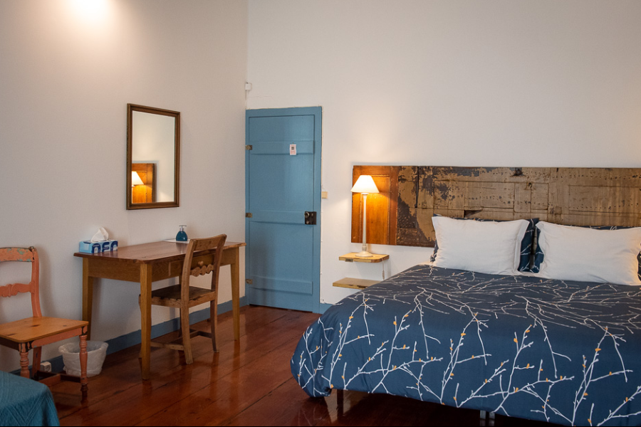 Chambre 3 (chambre bleue) - trois lits simples ou un lit double et un lit simple (par choix) - ©MQ