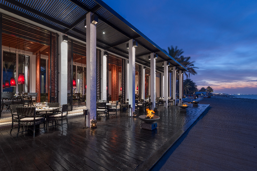CMU-Dining-The Beach Restaurant - ©The Chedi Muscat
