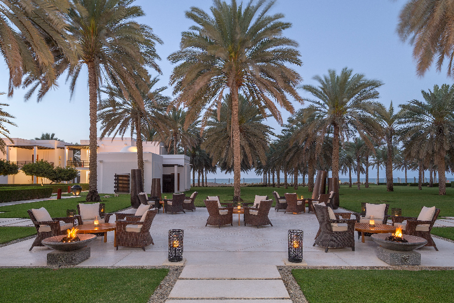 CMU-Dining-The Lobby Lounge (outdoor) - ©The Chedi Muscat