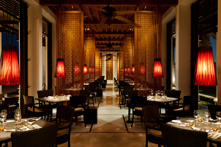CMU-Dining-The Beach Restaurant-Interior - ©The Chedi Muscat