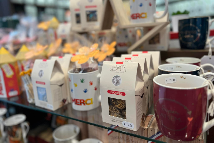 LE LOUNGE COFFEE TEA