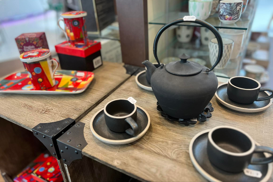 LE LOUNGE COFFEE TEA