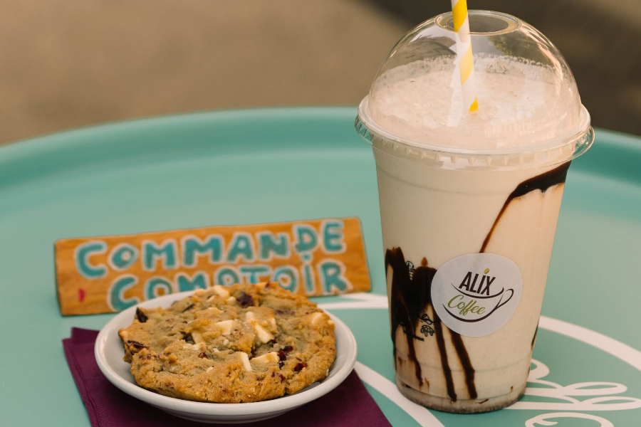 Frappé / Milkshake avec un cookie - ©Alix Coffee