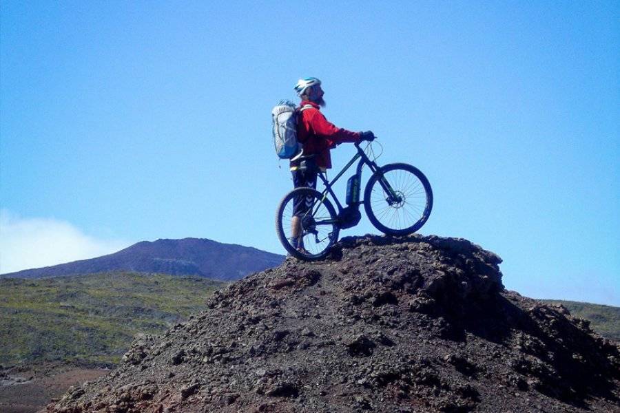 vélo au volcan - ©E-VÉLO