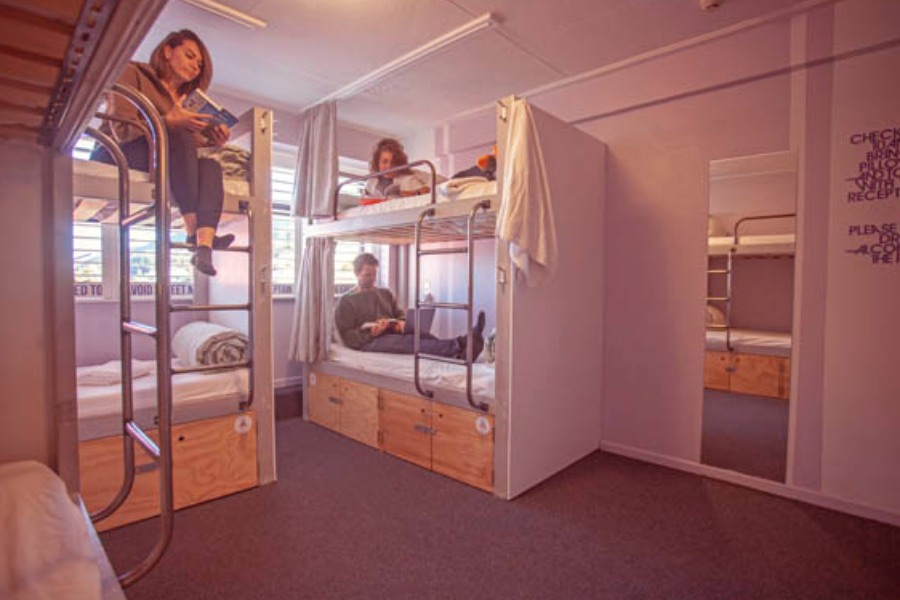 Our 6 Bed En-Suite Dormitory, Absoloot Hostel QT