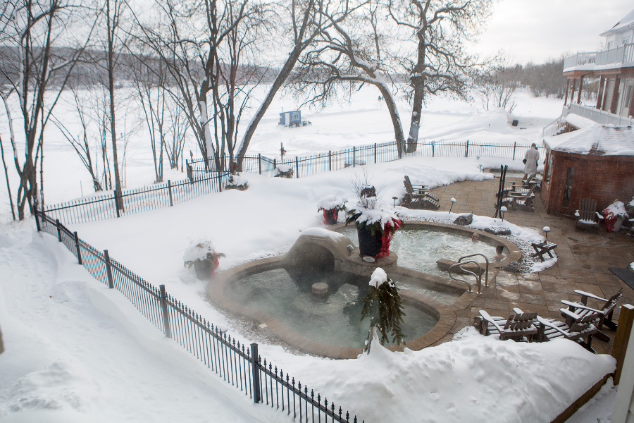Magie d'un spa en hiver au Manoir - ©Manoir du Lac William