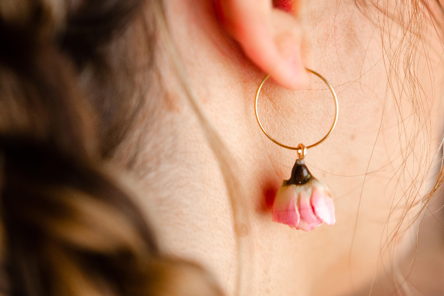 Boucle d'oreille vrai rose