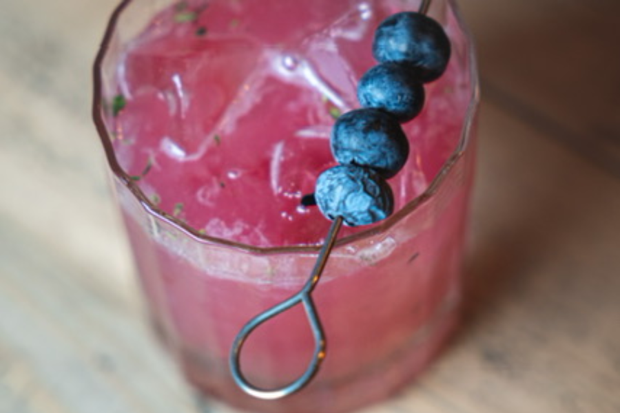 Cocktail Blueberry smash, gin myrtille - ©Bistrot Coco