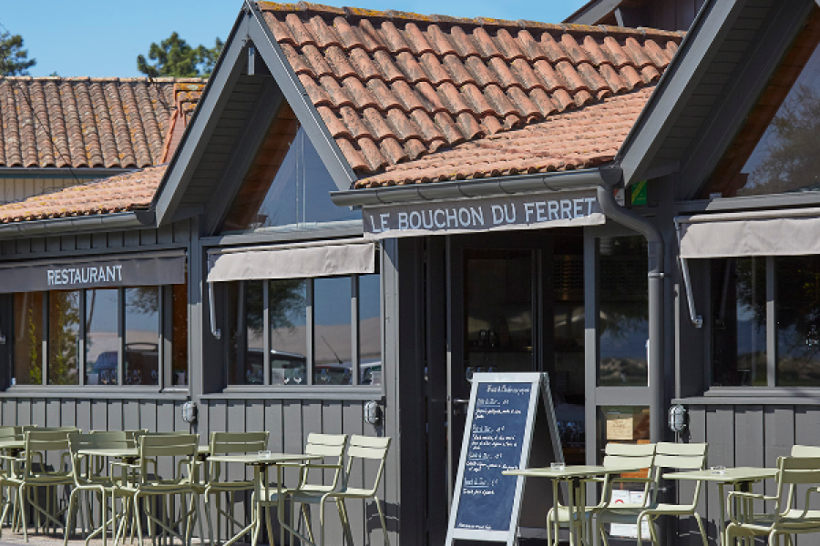 Entrée du restaurant - ©Bouchon du Ferret