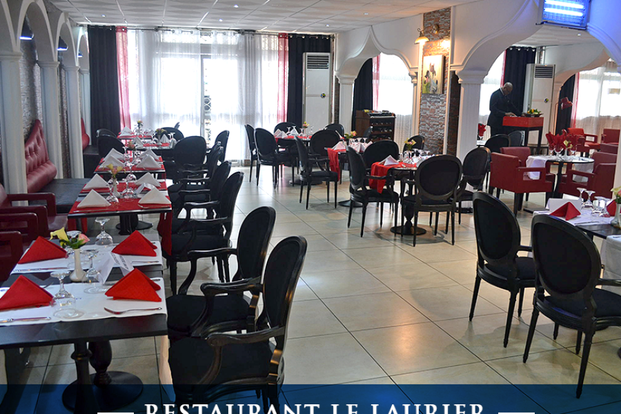 Restaurant - ©HÔTEL RÉSIDENCE LA FALAISE AKWA