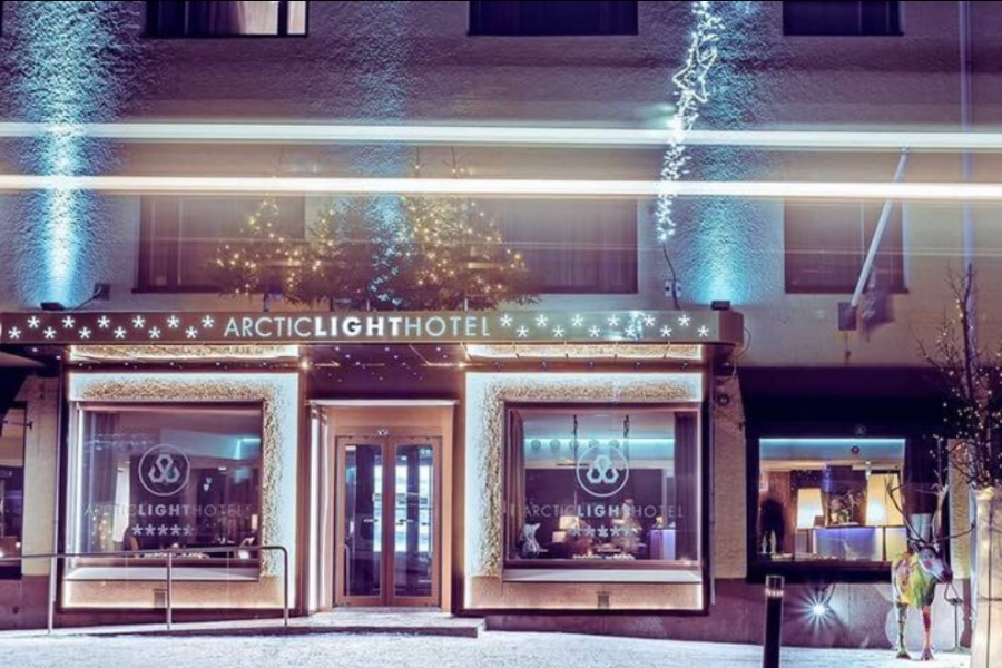  - ©ARCTIC LIGHT HOTEL