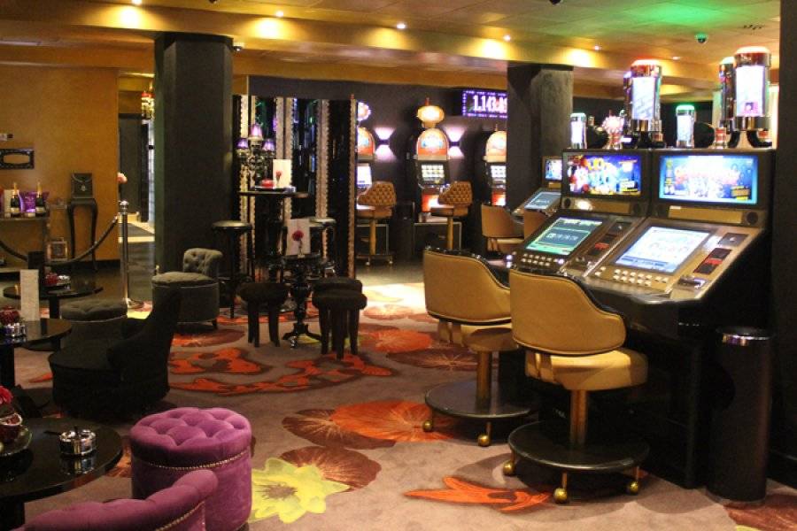 Casino, avec ascenseur direct - ©oui