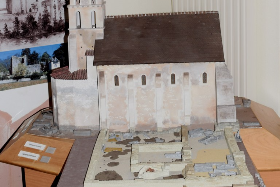 Maquette de l'église et du baptistère