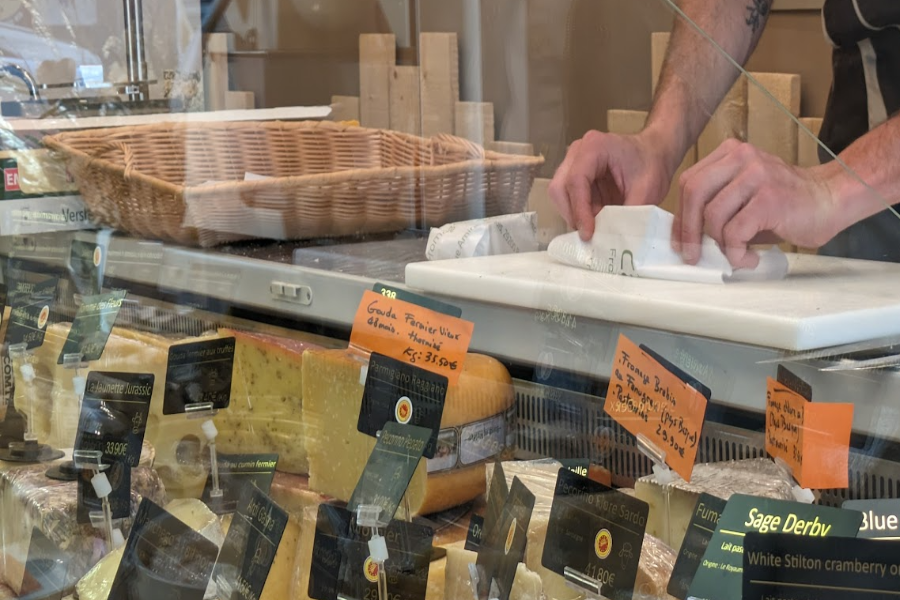Vous cherchez un bon fromage agrémenté de bons conseils chaleureux ? RDV chez Carpe Diem, 11 rue Amiral Linois, à Brest ! - ©Enora Heurtebize