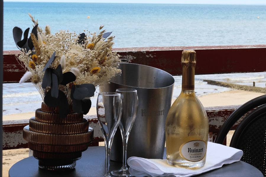 Champagne sur la terrasse de notre suite - ©Cassandra Langlois