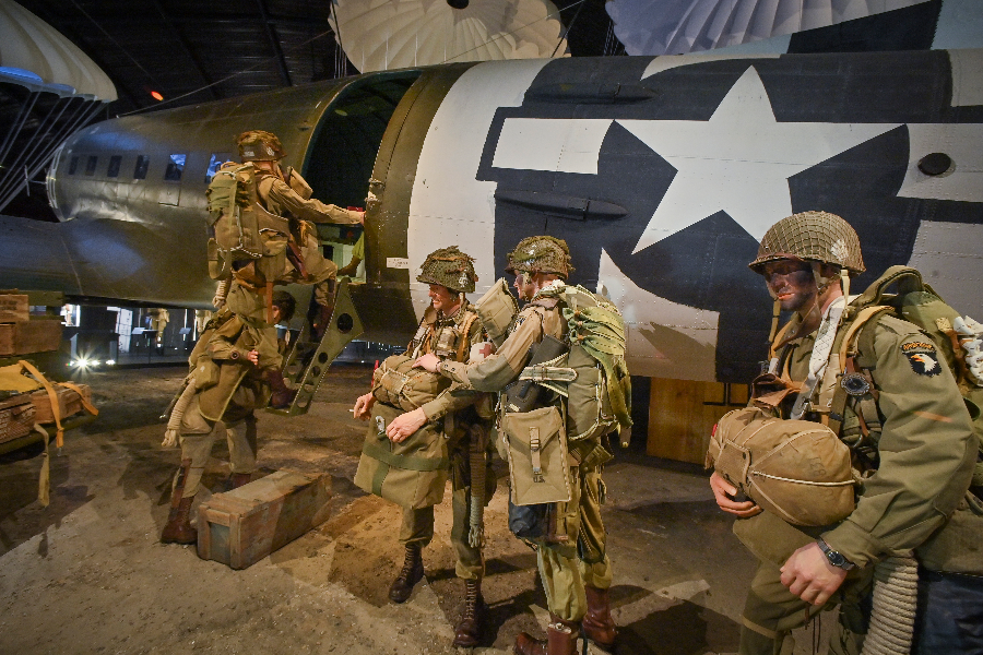 scène embarquement - ©PYLM - Airborne Museum