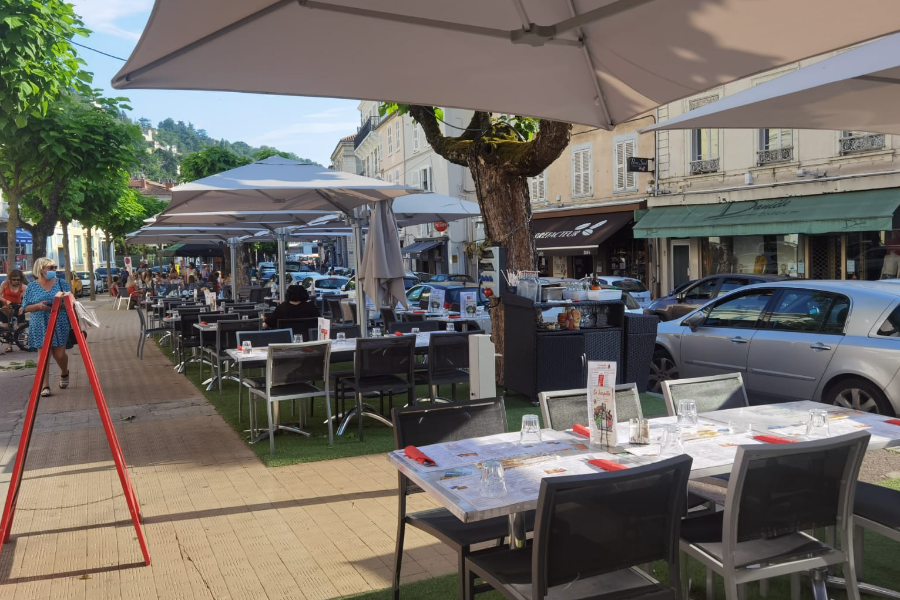 Terrasse dans le centre de vienne du restaurant la scarpetta