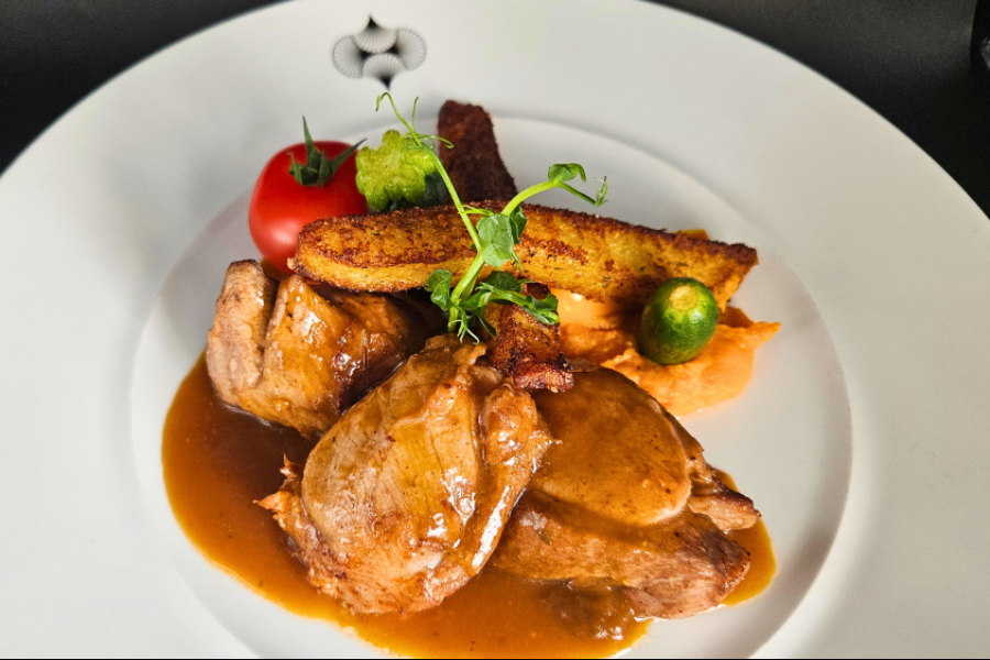 Noisettes d'agneau au miel, thym et romarin
