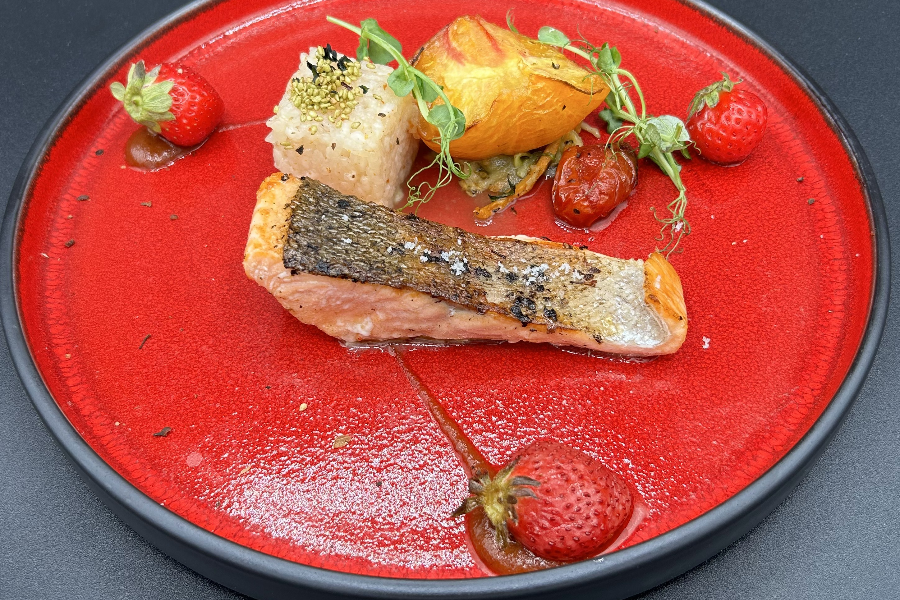Filet de truite saumonée : Tomates d'antan, riz koshihikari - ©Restaurant La Belle Epoque