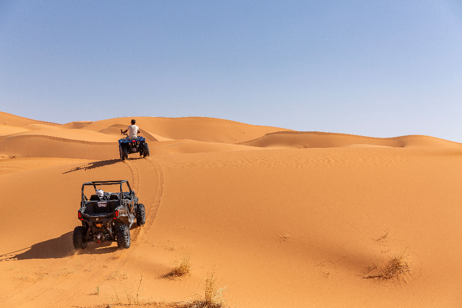 Tour de buggy dans les dunes de Merzouga Sud Maroc - ©Camille Espigat Cancé