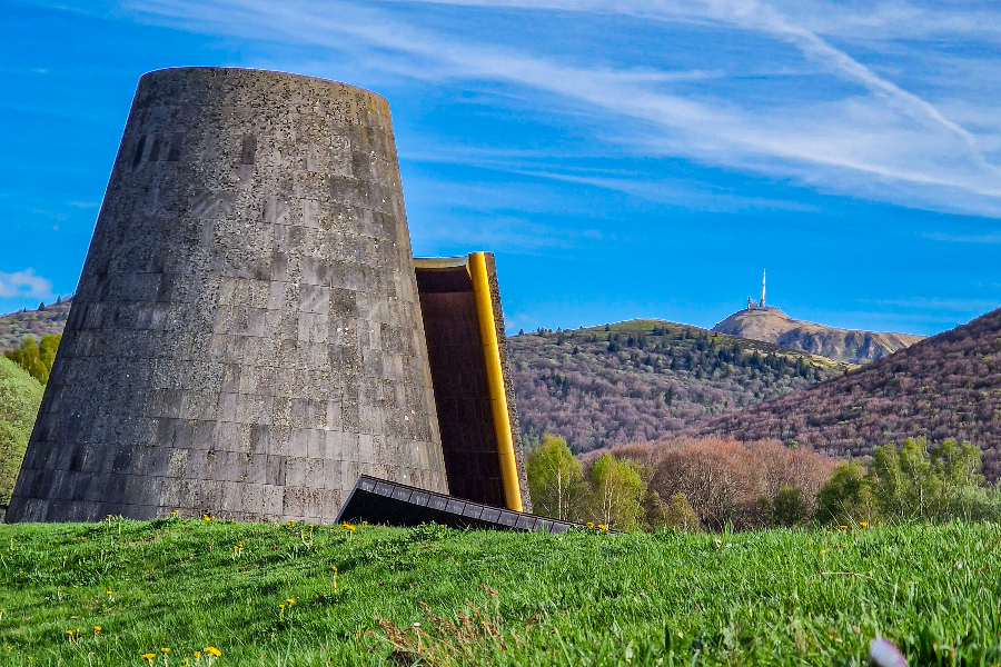 Extérieur Vulcania - ©Julien Audigier