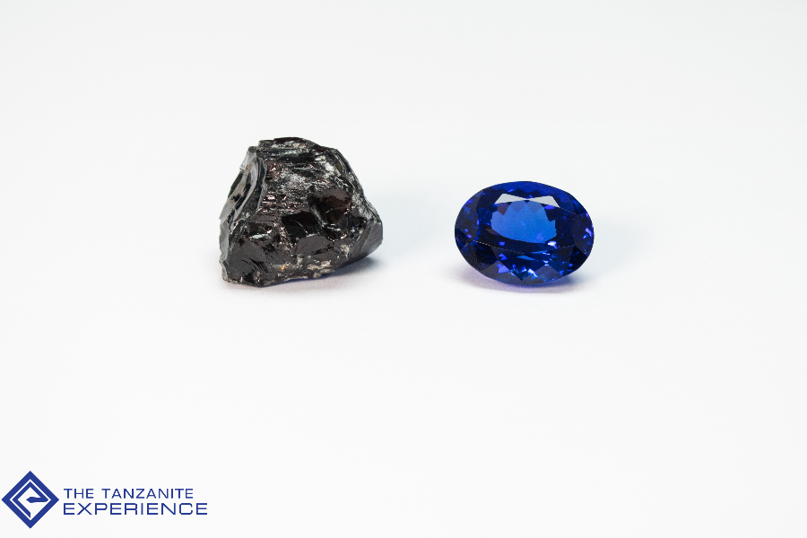 Tanzanite gemstone rough and polished - ©Tanzanite Experience