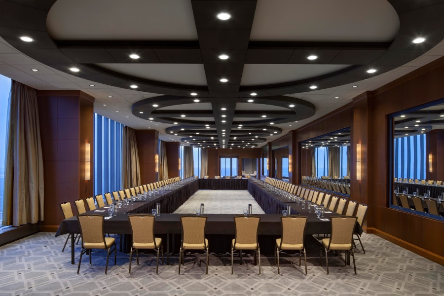 THE MARQUETTE HOTEL CURIO COLLECTION BY HILTON