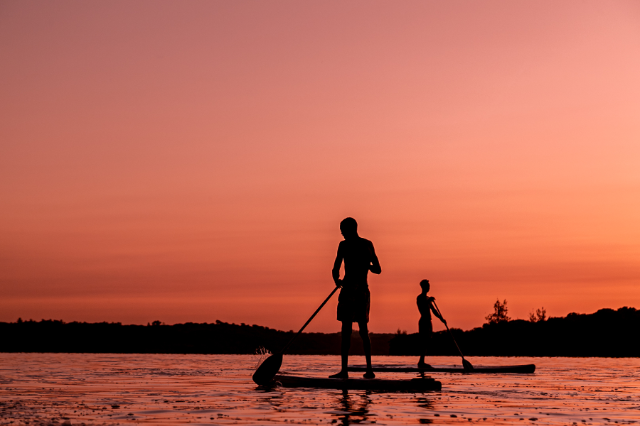 Stand Up Paddle au coucher de soleil - ©Naara Eco-Lodge & Spa