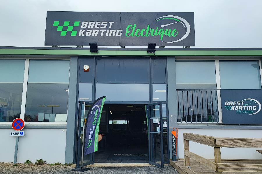 Brest Karting Electrique se trouve dans la partie Ouest de Brest, 35 avenue 1ère Dfl. - ©Enora Heurtebize