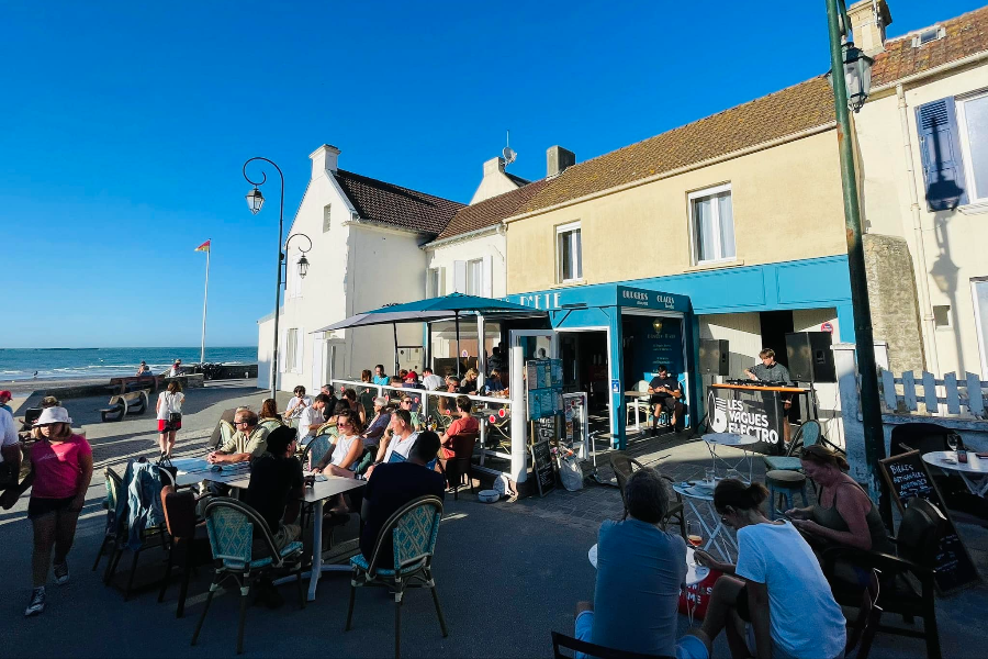 LES BAINS D'ÉTÉ