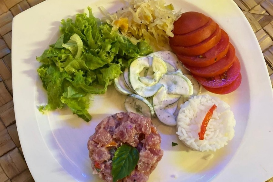 Tartare et salade fraîcheur - ©MADININA BREIZH